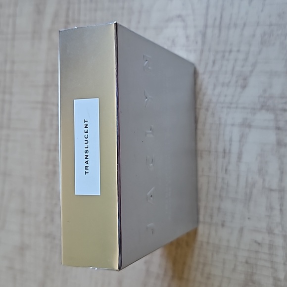 Jaclyn Cosmetics Translucent Setting Powder - Picture 2 of 5